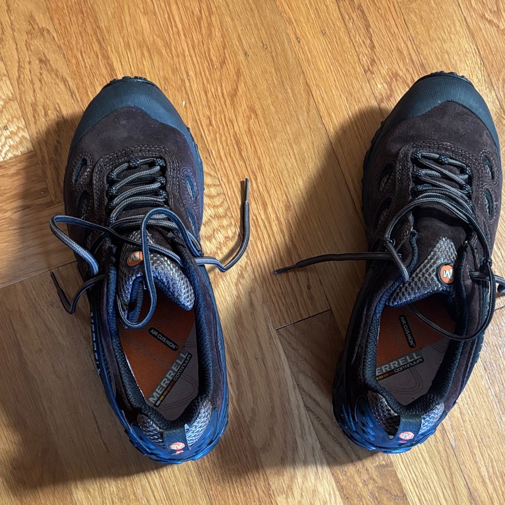 Merrell Men's Black and Navy Continuum Gore-Tex with Vibram sole-size 11.